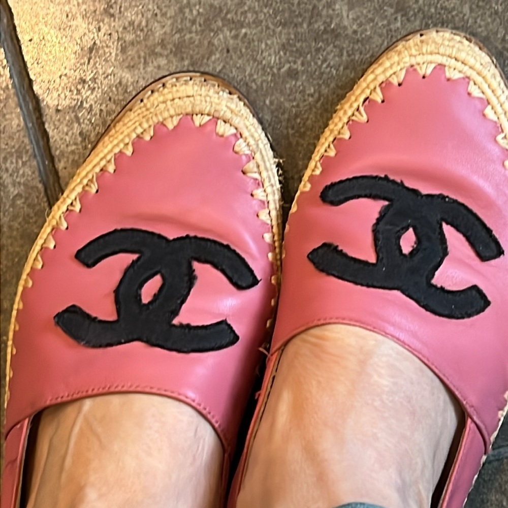 CHANEL Pink Leather Greek Summer  Espadrilles with CC Logo